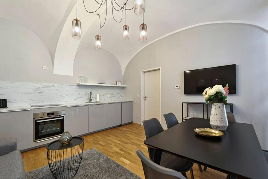Vienne City Apartment Crown 6 Exterior photo